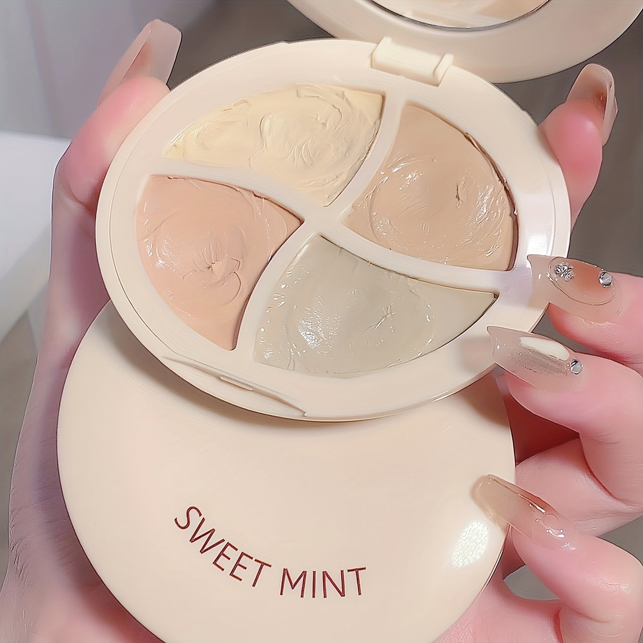 Luméa 4-Color Concealer Cream